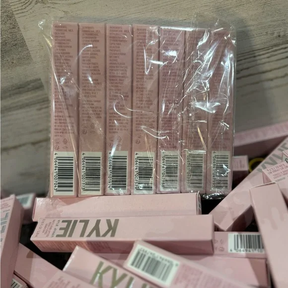 Kylie Jenner Bundle of 7 Liquid Lipstick NIB assorted colors Full Size